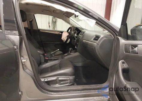 2016 Volkswagen Jetta 1.4T Se z USA, uszkodzony, nr VIN 3VWD67AJ9GM312435